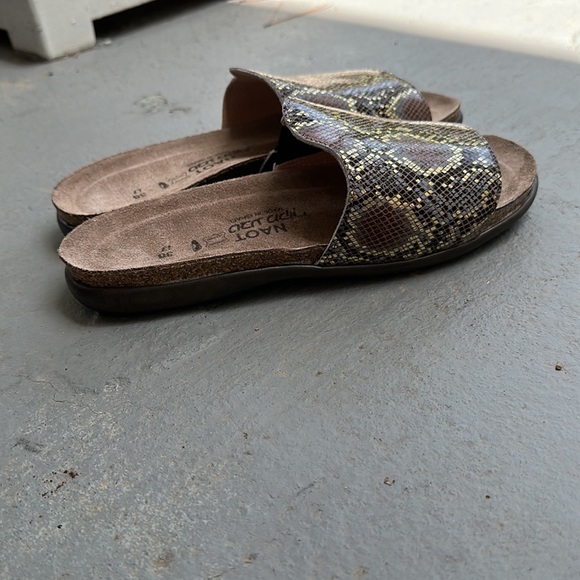NAOT Women’s Skylar Snake Pattern Leather Casual Slide Sandals Size 38/7